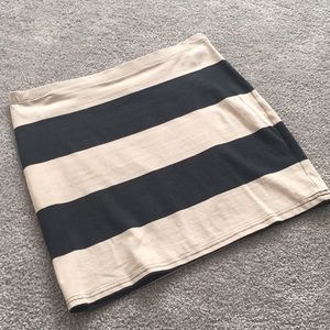 H&M striped mini skirt 🖤